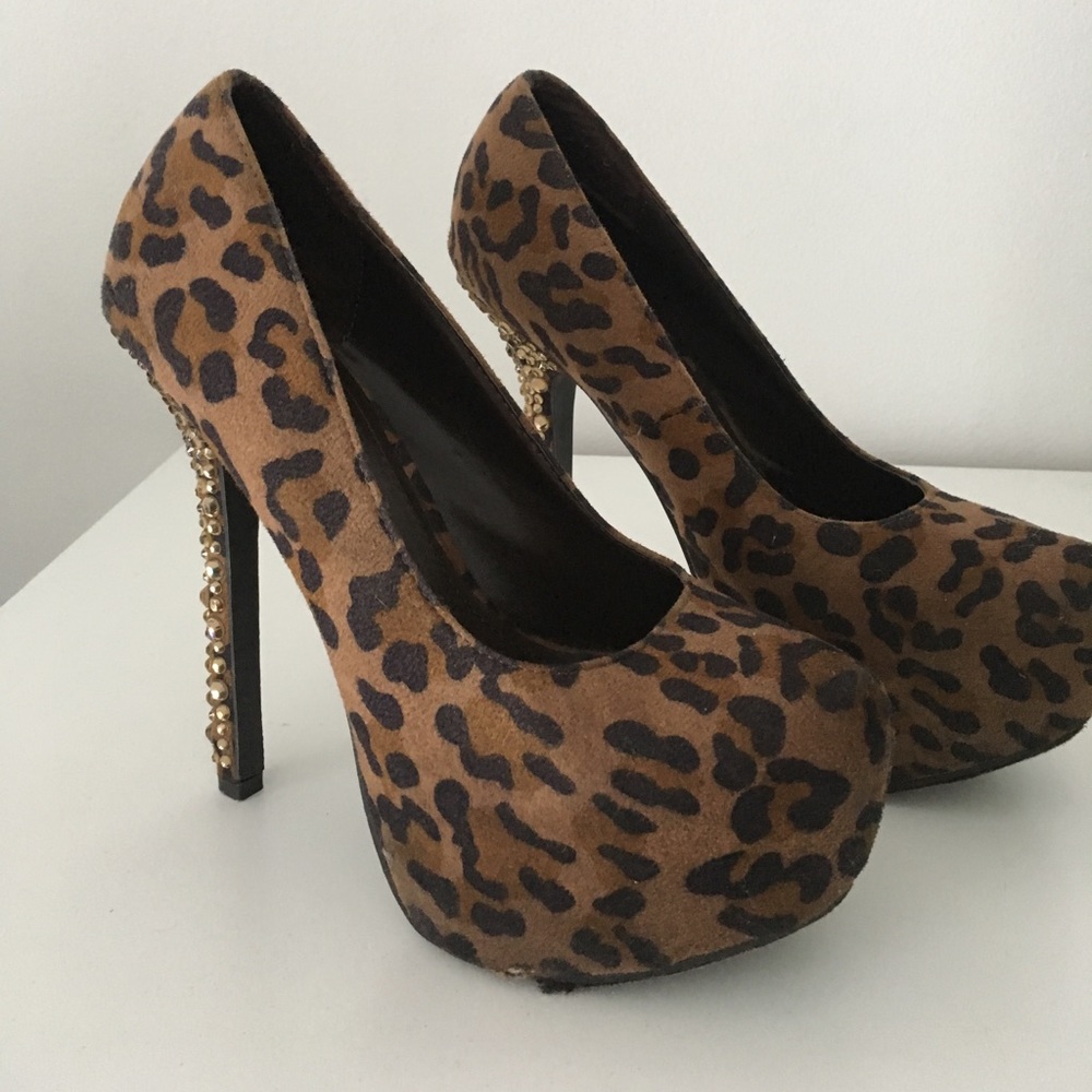 Leopard Print Pumps